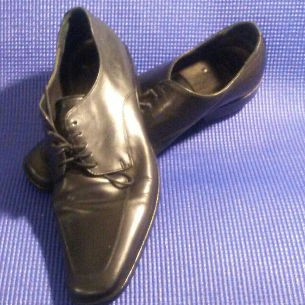 HUGO BOSS Black lace up shoes